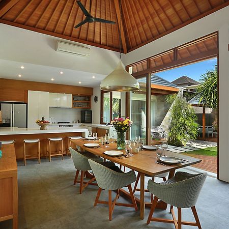 Villa Odyssey Seminyak Buitenkant foto