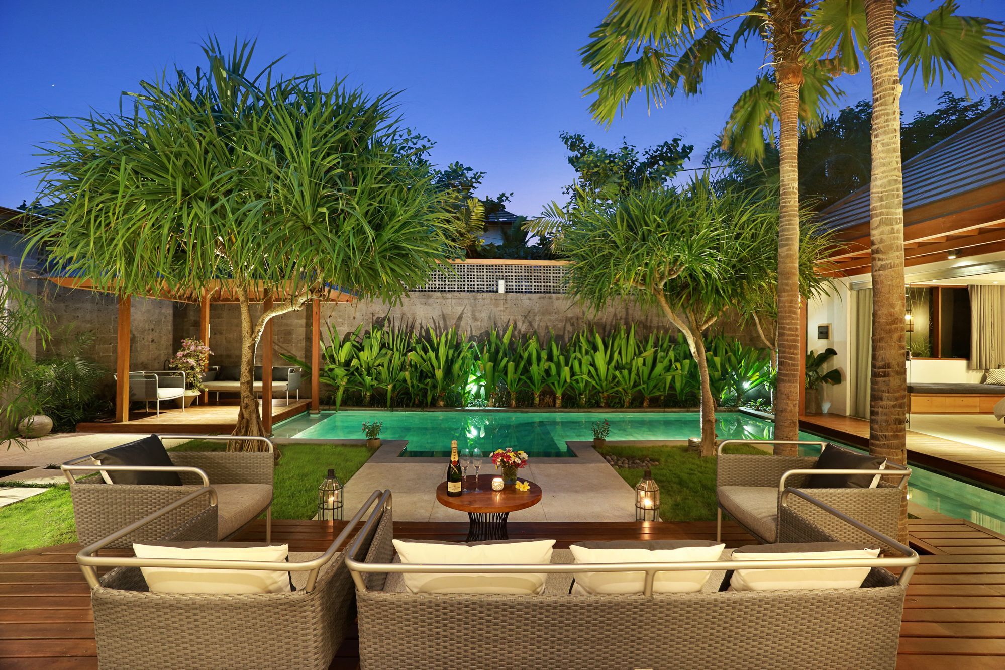 Villa Odyssey Seminyak Buitenkant foto